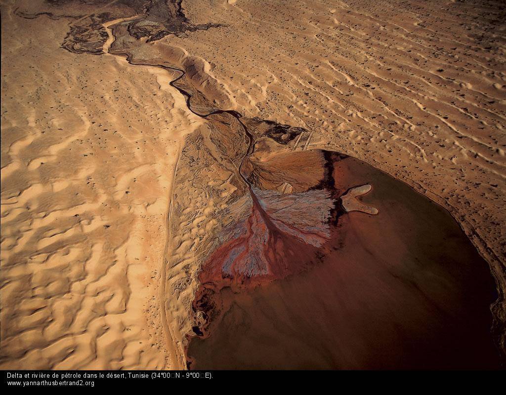 Delta e fiume di petrolio nel deserto - Tunisia