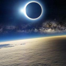 Éclipse vue de l'espace