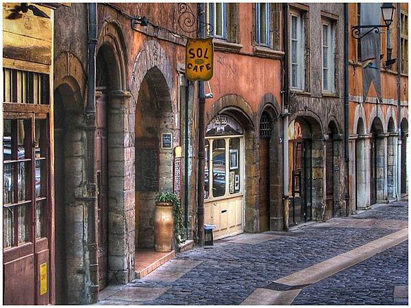 Rue dans le Vieux Lyon - France