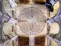 Le Labyrinthe de la Cathédrale de Chartres (1200)