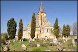 Eglise saint pierre d aulnay de saintonge poitou charente france