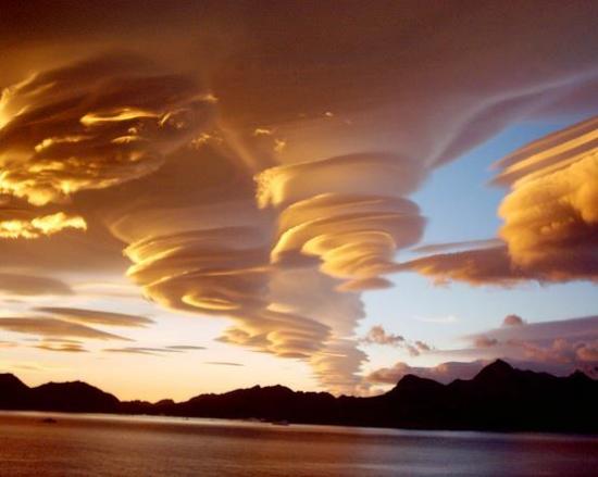 Nuages lenticulaires